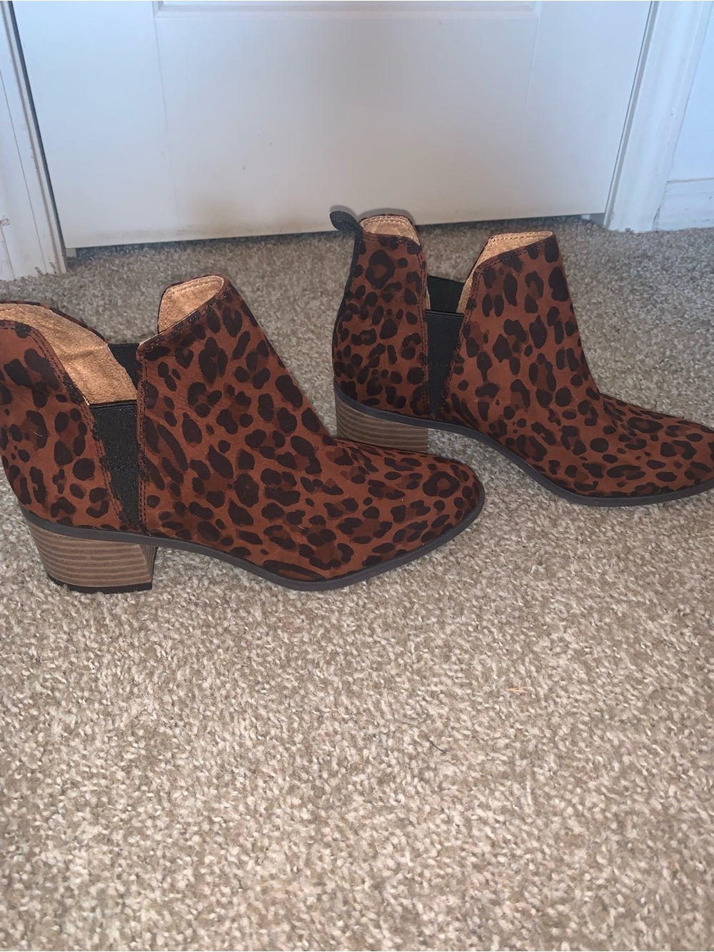 Dr. Scholls Leopard Print Chelsea Booties Cheetah Print - Picture 4 of 6